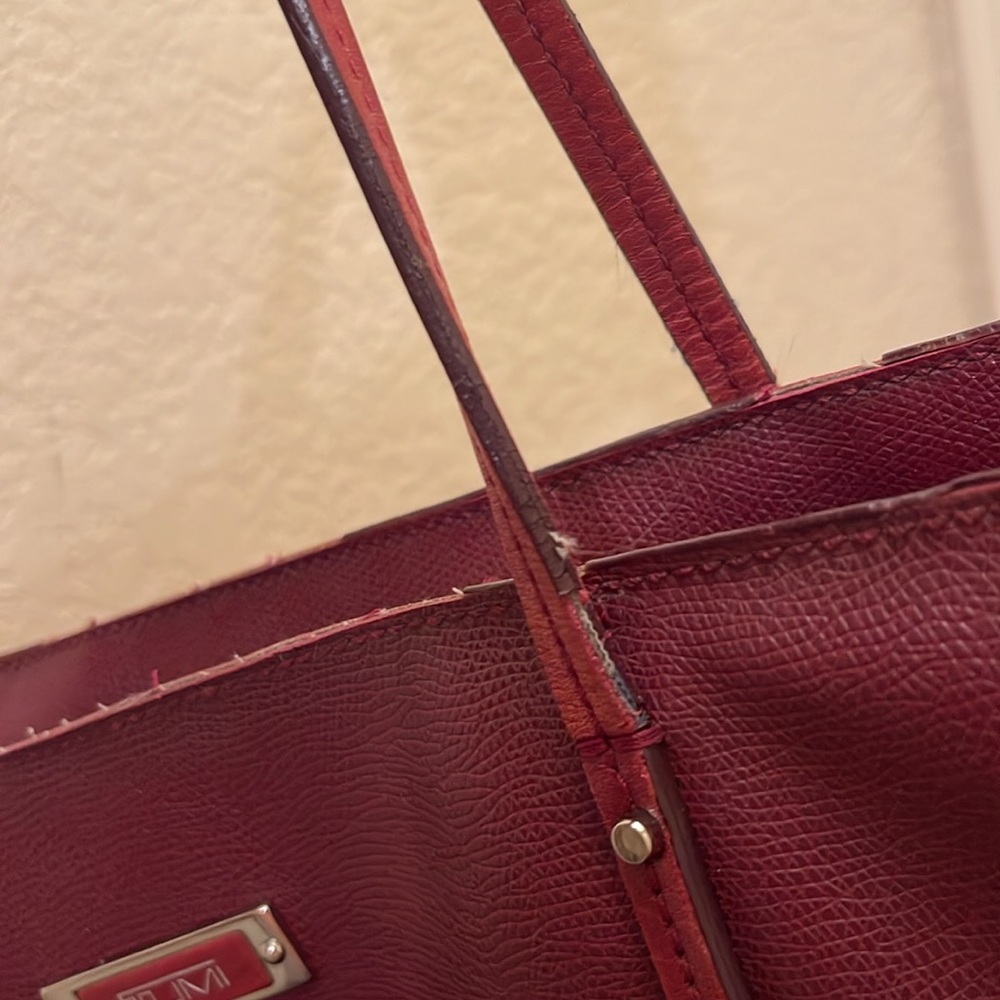 Tumi please check all picture of condition - Picture 17 of 17